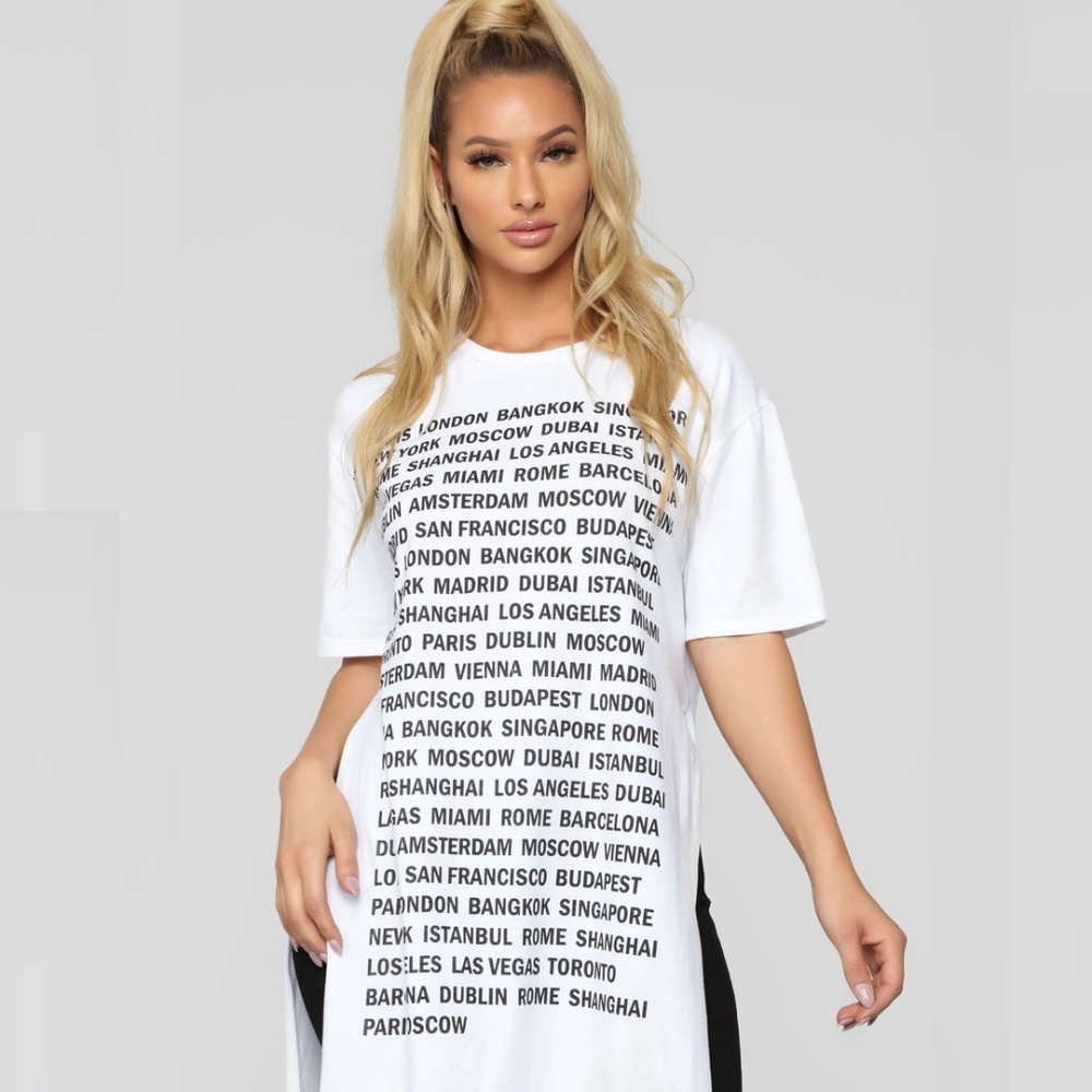Last 1 - Oversized Graphic Tunic - Picture 2 of 7